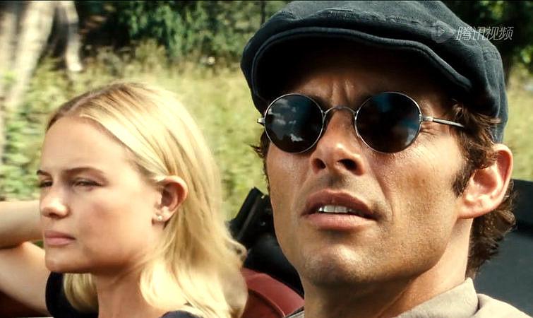 《稻草狗》《Straw Dogs》(2011) ,James Marsden,近正圆形镜架